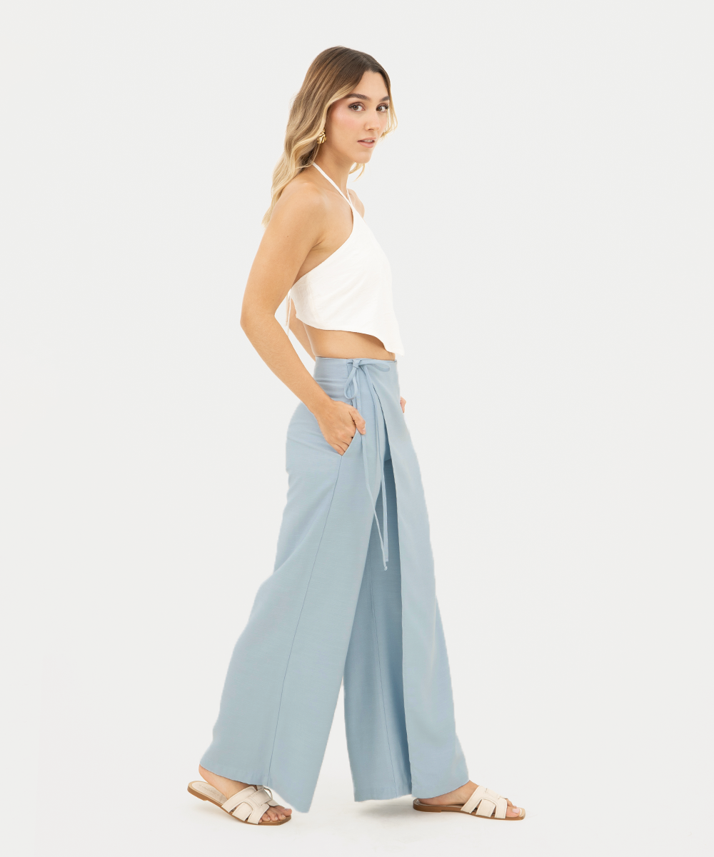 Pantalón fluido sobre capa Azul Cielo