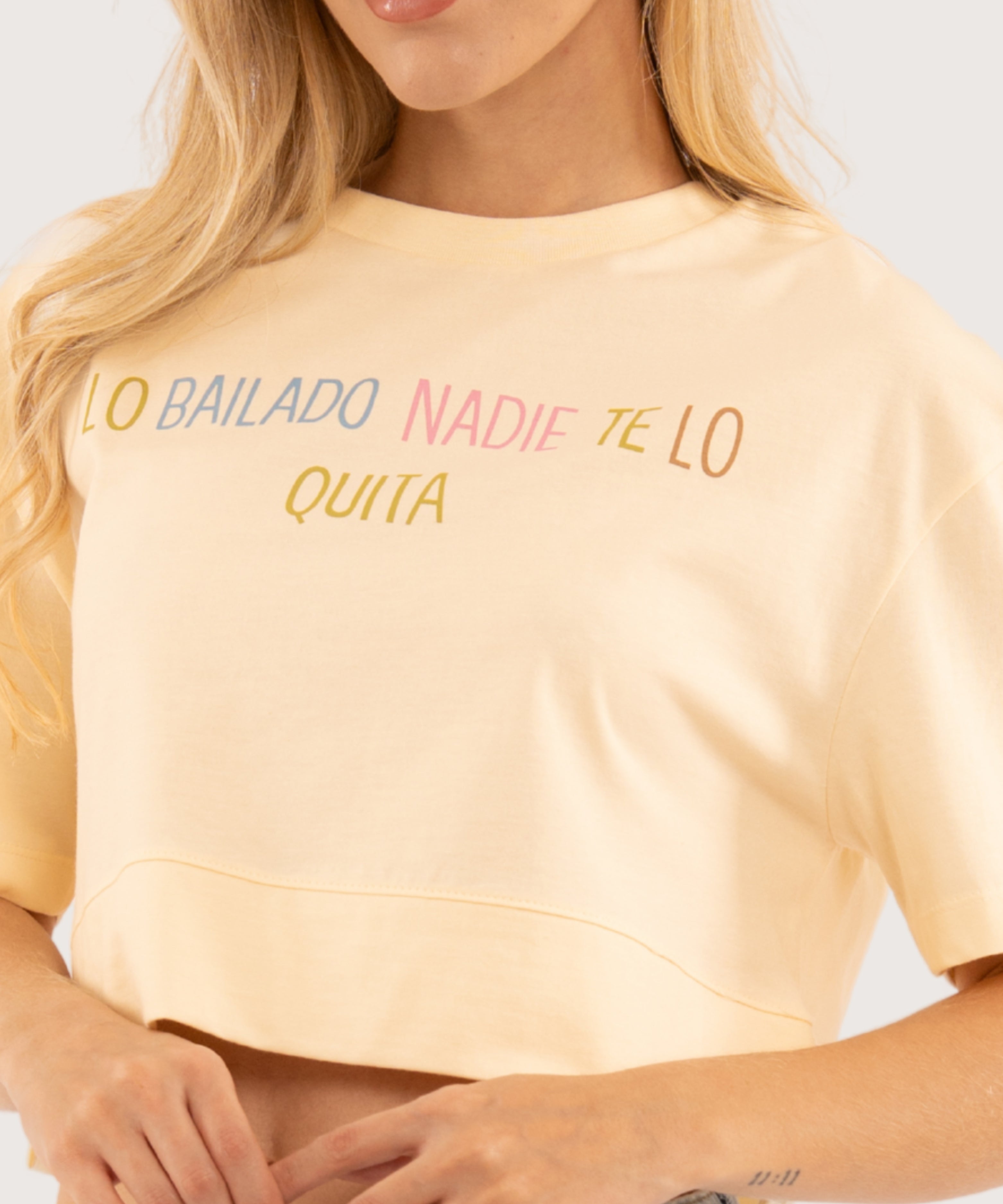 Camiseta oversize crop AMARILLO PASTEL