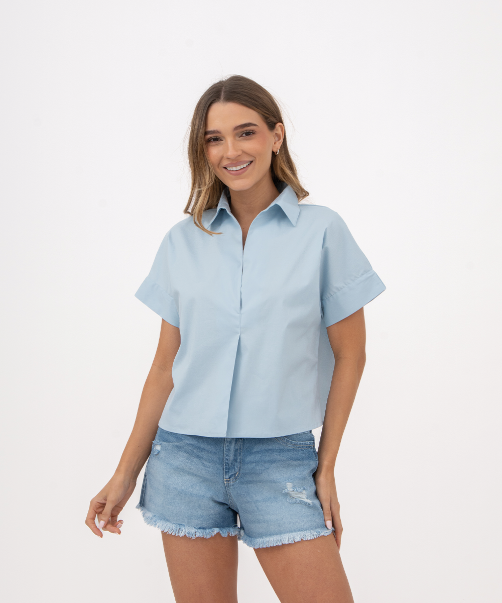 Camisa con cuello AZUL CIELO