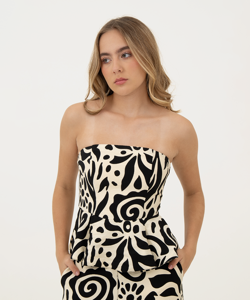 Blusa strapless peplum NEGRO